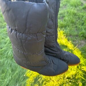 Cozy Black Quilted Winter Boots
